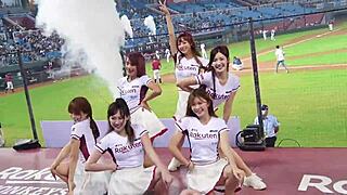 섹시 야구 치어리더들 춤추는 거, 꼭 봐야 해!