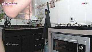 contratei empregada que limpou minha casa pelada. que safada, não resisti à latina gostosa no pov.