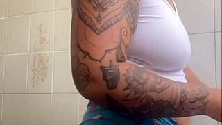 I want some affection on my big pussy right now