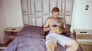 hermanastra no puede dormir la hago chuparmelo y follar para que pueda descansar 😈