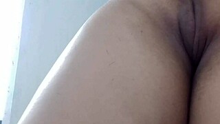 I'm shaving and trimming my sexy shaved pussy 😊