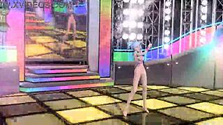 Hatsune Miku reveals nude body in bunny costume