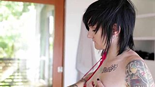 tattooed lesbian goths tongue fuck soft pussy on bed