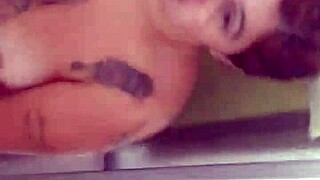 depois que fui filmada no banho dei o cuzinho de 4 bem gostoso pro safado