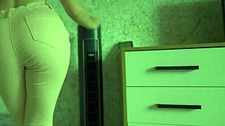 Female desperation leads to pee in jeans?