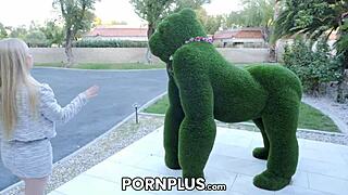 lucky buyer gets unexpected sex from realtor kylie shay.