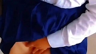 No puedo creerlo mi vecina cogiendo con la ventana abierta me preguntó si podría unirme también