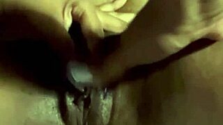 Teasing the clit in softcore solo