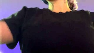 at the gym, got so hot i stripped to my bra, pussy sweating, feeling it?