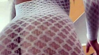 petite 18+ escort returns to dallas for a hot tryst