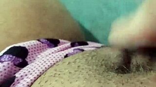 pov novinha toca buceta molhada gemendo