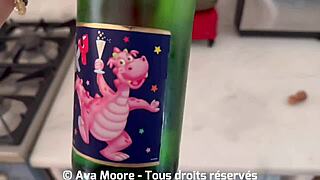 Jolie Brune Squirts and Sucks for Cum on Tits