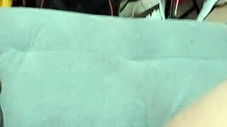 pov novinha toca buceta molhada gemendo