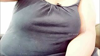 Indian Babe Shows Horny Big Tits