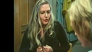 What happens in erotic condo 1975?