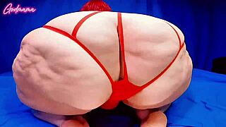 Fat Booty Mama Shakes and Spreads for Wild Pussy Farts