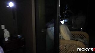 Γαμώ την πιο ωραία μουνί με Mila Monet, μικρά βυζιά τσιμπλάνε και καυλί πάλλεται