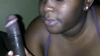 She twerks on dick with fat ass and gives good head