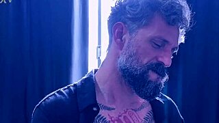 who wants lick my pussy and feet?