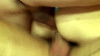 i'm cute sexydea flashing my pussy on live webcam for you