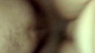 Amateur couple secretly fucks and he creampies her pussy during recording