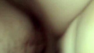 Amateur couple secretly fucks and he creampies her pussy during recording