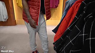 She sucks dick for Christmas presents outdoor