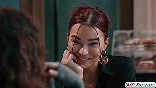 أنيك صديقتي الترانس في الكلية في مقهاها