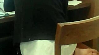 why do lesbians love smelly feet in this fetish scene?