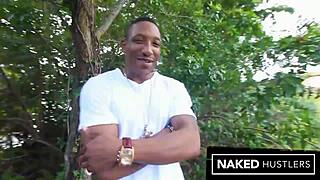 Gorgeous Babe Esmi Lee Sucks Cock Intensely In Miami Trap