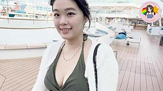 Macy Chan享受香港黄昏的感官游轮