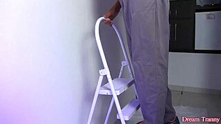 スラッティーTGirlニコリー・パントージャがレールしてからアスファックされる