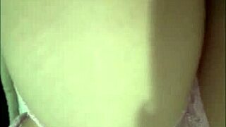 Mira que rica lenceria me regala un fan quieres ver que rico me masturbo