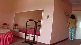 ninfeta sai pegando geral na casa da amiga