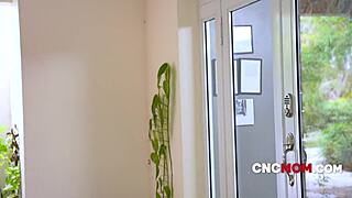 elise london gets fucked quietly