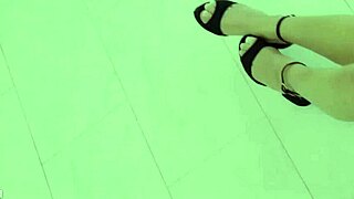 brunette babe vanessa moon rides for messy cumshot on pussy after blowjob?