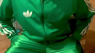 Lextalon, this sexy boy masturbates for you all in an uncensored naked session