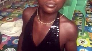 crazy bitch twerks in sexy clothes then goes naked