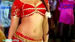 Kareena's hottest navel show 😍