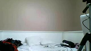 Maxine x inserts long toys in her ass while vibing her cunt