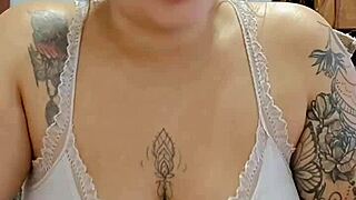 When I get horny, the light turns on. Want to see my tits?