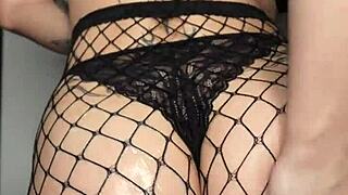 Feel the passion as sporty girl rides to cumshot