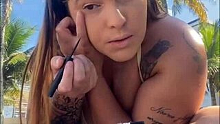 Estou na praia com tesao vou ficar me exibindo aqui pra macho