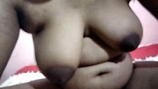 Beautiful aunty pressing her huge tits! 😍