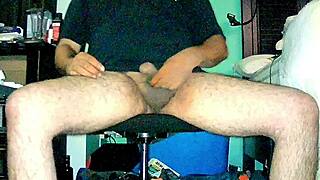 ezsosa flashes curvy body with big cock