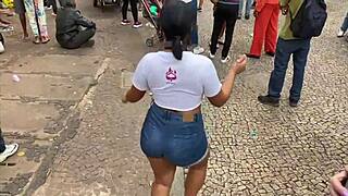 Girls with collars walk sao paulo streets?