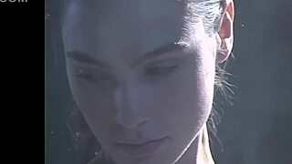 gal gadot is a godess in bikini