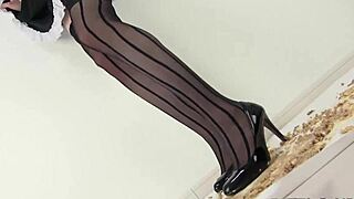 foodcrush a woman steps on a hamburger with stockings in japanese heels fetish