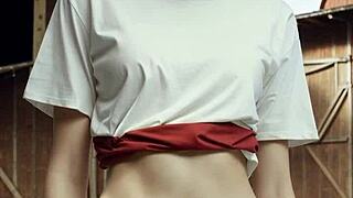 i'm a lingerie model on the farm, showin' off my bare feets