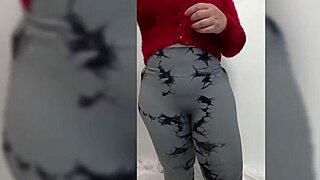 The milf stepmom cleans while bouncing her huge ass in yoga pants.